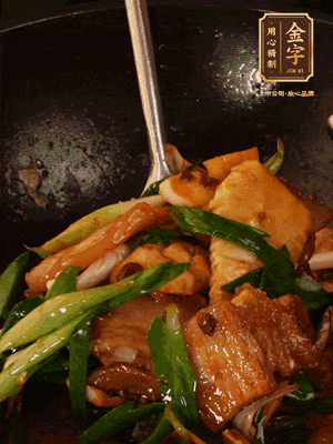 肉香、筍香相互融，醬香入味，脆嫩鮮美